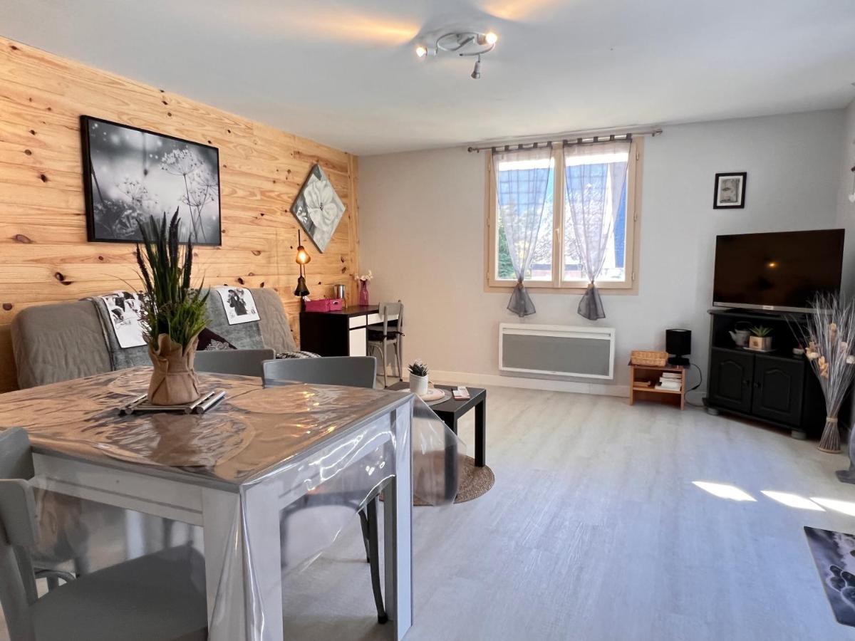 Appartamento T2 ensoleillé. Terrasse, jardin commun, vue, parking. Cauterets Esterno foto