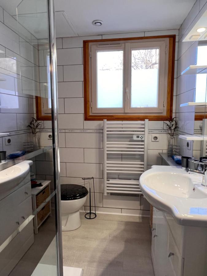 Appartamento T2 ensoleillé. Terrasse, jardin commun, vue, parking. Cauterets Esterno foto